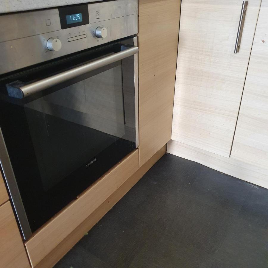 2-Bedroom Back Hilton Area Apartment - Ground Floor, Aberdeen City Center Esterno foto
